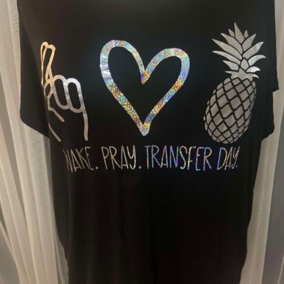 Torrid size 4 -IVF - Wake Pray Transfer Day Super Soft Tee - Picture 2 of 4